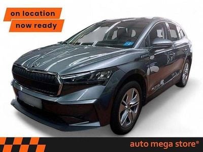 Graphitegrau metallic Gebraucht 2023 Skoda Enyaq iV Loft SUV | 21.699 € (Superpreis)