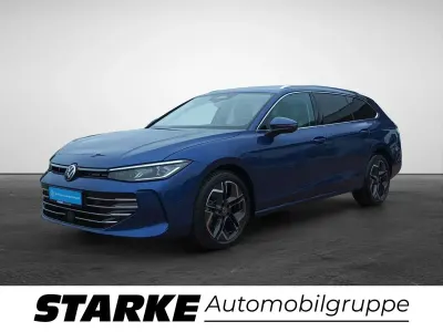 Gebraucht VW Passat Elegance 150 PS (110 kW) 2025 Blau Kombi