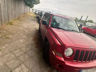 Gebraucht Jeep Patriot 170 PS (125 kW) 2009 Rot SUV