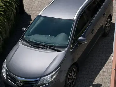 Usata Toyota Avensis Comfort 147 CV (108 kW) 2013 Grigio Station wagon