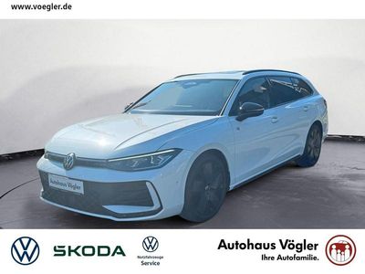 Usata VW Passat R-line 150 CV (110 kW) 2024 Bianco Station wagon