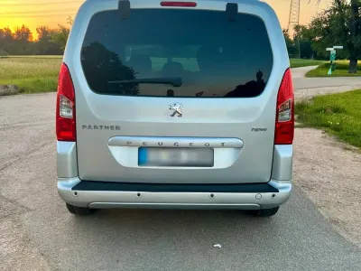 Gebraucht Peugeot TePee 112 PS (82 kW) 2011 Silber Kombi