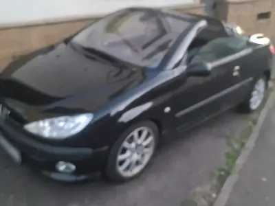 Gebraucht Peugeot 206 CC 139 PS (102 kW) 2002 Schwarz Cabrio