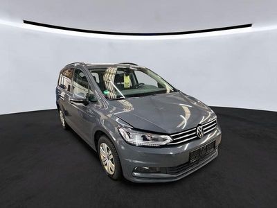 Gebraucht VW Touran Comfortline 150 PS (110 kW) 2022 Grau Van / Kleinbus