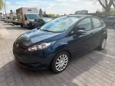 Second-hand Ford Fiesta 80 CP (58 kW) 2010 Albastru Hatchback