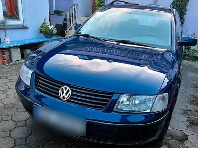 Usata VW Passat 115 CV (84 kW) 2000 Blu Station wagon