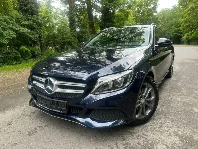 Gebraucht Mercedes C200 Avantgarde 184 PS (135 kW) 2016 Blau Kombi
