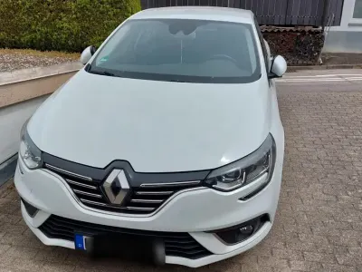Używany Renault Mégane GrandTour 132 KM (97 kW) 2017 Biały Kombi