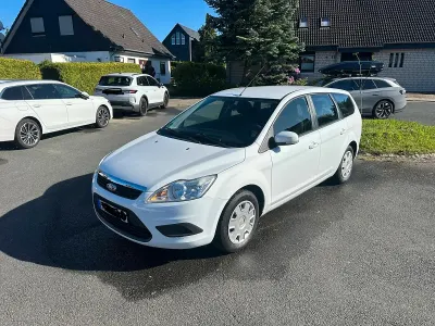 Gebraucht Ford Focus 100 PS (73 kW) 2008 Weiß Kombi
