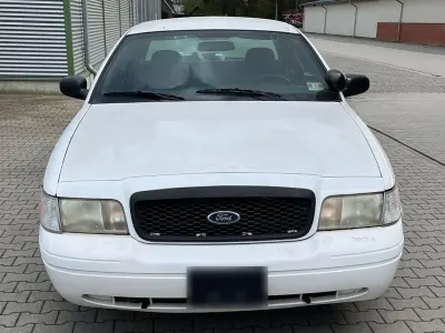 Gebraucht Ford Crown Victoria 249 PS (183 kW) 2009 Weiß Limousine