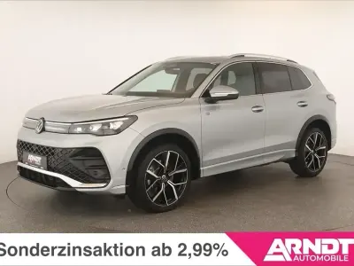 Gebraucht VW Tiguan R-line 193 PS (141 kW) 2024 Oyster silver SUV