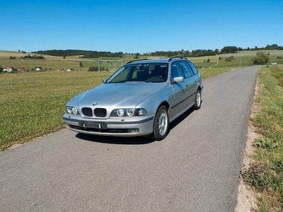 BMW 523