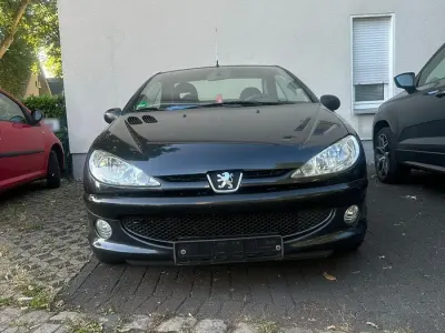 Usata Peugeot 206 CC 109 CV (80 kW) 2005 Nero Cabrio