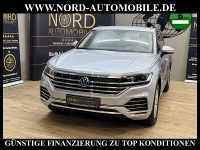 Używany VW Touareg Atmosphere 286 KM (210 kW) 2021 Srebrny SUV