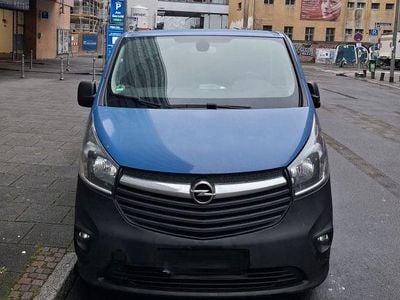 Blau Gebraucht 2017 Opel Vivaro Van / Kleinbus | 13.500 € (Fairer Preis)