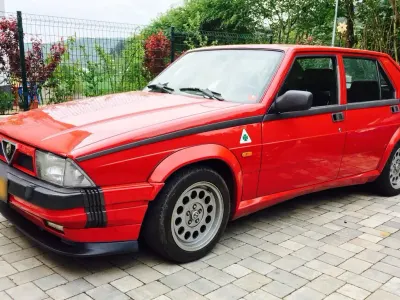 Käytetty Alfa Romeo 75 Quadrifoglio Verde 192 HP (141 kW) 1991 Punainen Sedan