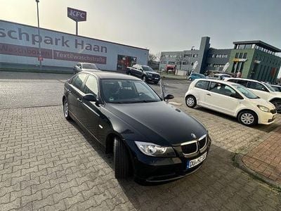 Gebraucht BMW 318 129 PS (94 kW) 2007 Schwarz Limousine