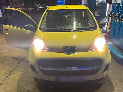 Gebraucht Peugeot 107 68 PS (50 kW) 2010 Gelb Kleinwagen