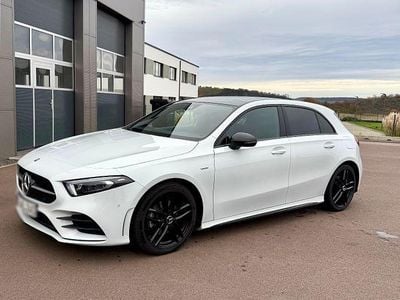 Weiß Gebraucht 2022 Mercedes A200 AMG line Limousine | 25.900 € (Guter Preis)