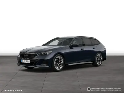 Gebraucht BMW 520 M Sport 197 PS (144 kW) 2025 Schwarz Kombi