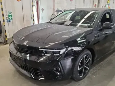 Gebraucht Opel Astra 131 PS (96 kW) 2025 Schwarz Kleinwagen