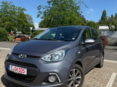 Gebraucht Hyundai i10 Edition 67 PS (49 kW) 2015 Stardust Kleinwagen