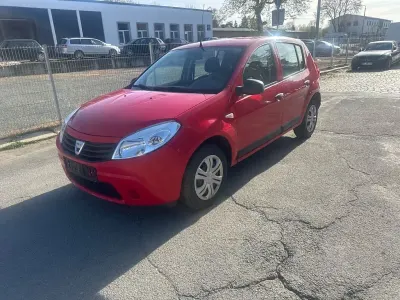 Usata Dacia Sandero 75 CV (55 kW) 2009 Rosso Berlina