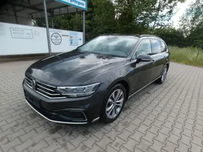 Gebraucht VW Passat GTE 218 PS (160 kW) 2022 Mangangrau Kombi