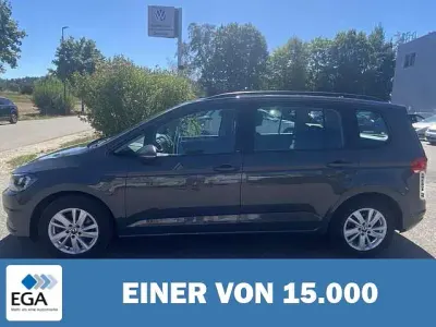 Gebraucht VW Touran Comfortline 150 PS (110 kW) 2023 Grau metallic Van / Kleinbus