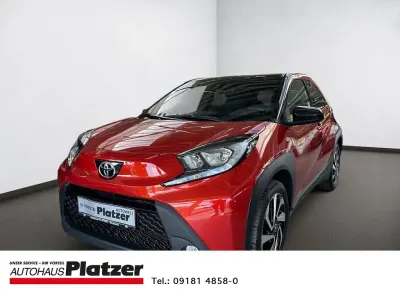 Gebraucht Toyota Aygo X Pulse 72 PS (52 kW) 2023 Rot SUV