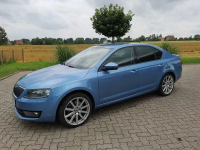 Gebraucht Skoda Octavia 179 PS (131 kW) 2015 Blau Kombi
