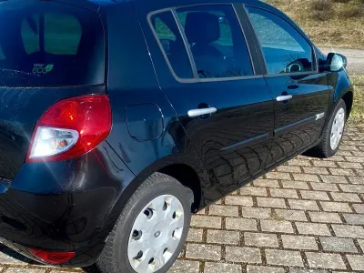 Brugt Renault Clio II Expression 75 HK (55 kW) 2011 Sort Sedan