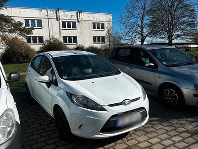 Usata Ford Fiesta 60 CV (44 kW) 2009 Bianco Berlina