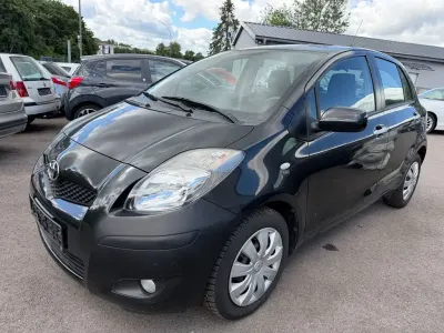 Gebraucht Toyota Yaris Life 90 PS (66 kW) 2010 Schwarz Kleinwagen