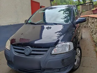 Gebraucht VW Fox 54 PS (39 kW) 2005 Schwarz Kleinwagen