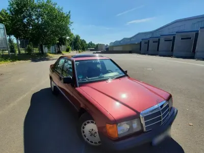 Gebraucht Mercedes 190 118 PS (86 kW) 1989 Rot Limousine
