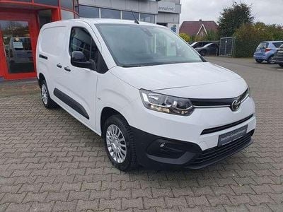 Weiß Gebraucht 2023 Toyota Proace City City Van / Kleinbus | 21.370 € (Etwas zu teuer)