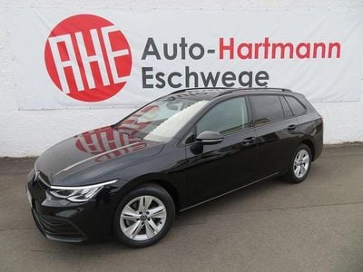 Gebraucht VW Golf VIII Life 150 PS (110 kW) 2023 Deep black perleffekt Kombi