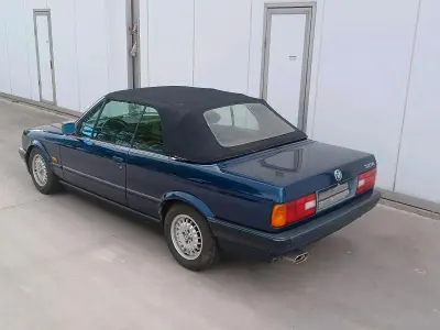 Gebraucht BMW 318 Cabriolet Basis 113 PS (83 kW) 1991 Blau Cabrio