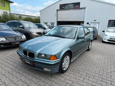 Gebraucht BMW 323 Basis 170 PS (125 kW) 1996 Grün Limousine