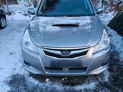 Silber Gebraucht 2011 Subaru Legacy Kombi | 2.800 € (Fairer Preis)
