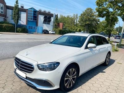 Weiß Gebraucht 2020 Mercedes E220 Kombi | 19.999 €