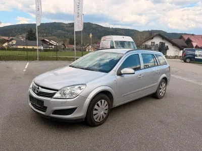 Gebraucht Opel Astra Edition 140 PS (102 kW) 2009 Silber Limousine