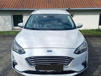Gebraucht Ford Focus Cool & Connect 120 PS (88 kW) 2020 Weiß Limousine