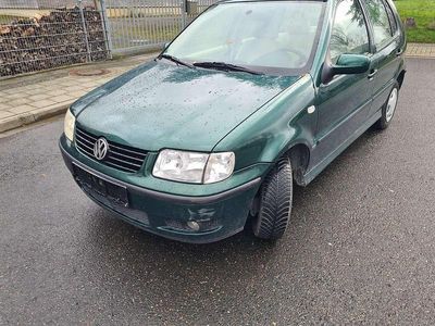 Gebraucht VW Polo 60 PS (44 kW) 2000 Grün Limousine