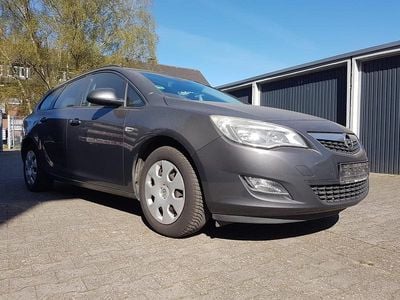 Gebraucht Opel Astra Edition 120 PS (88 kW) 2012 Grau Kombi
