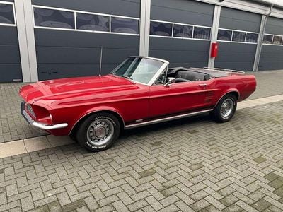 Usata Ford V8 S 325 CV (239 kW) 1967 Rosso Cabrio