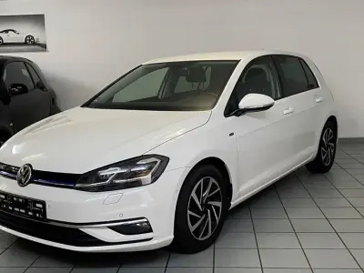 Używany VW Golf VII Join 131 KM (96 kW) 2019 Biały Sedan/Limuzyna