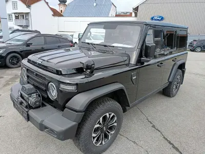 Neu BAW 212 166 PS (122 kW) 2026 Schwarz SUV