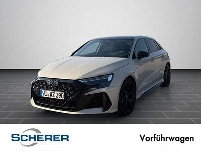 Gebraucht Audi RS3 Sport 400 PS (294 kW) 2025 Vikunjabeige metallic Limousine